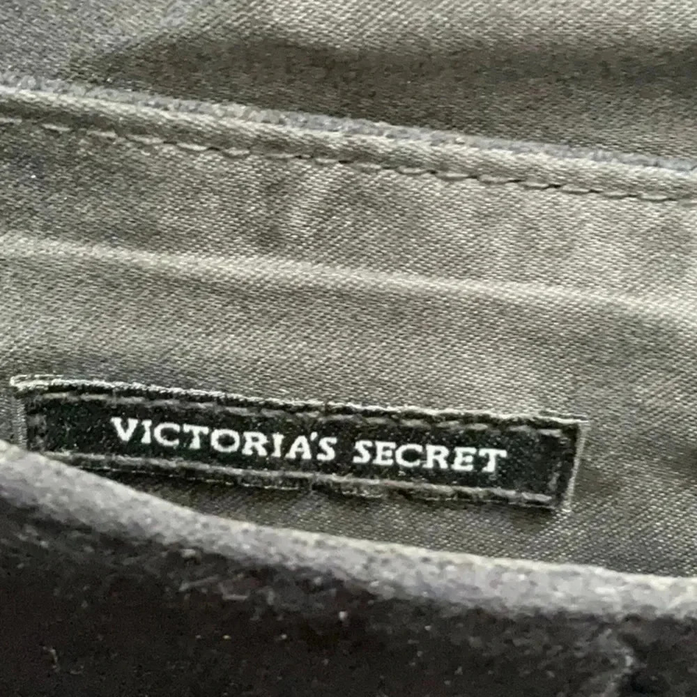 Victoria Secret - Picture 4 of 5